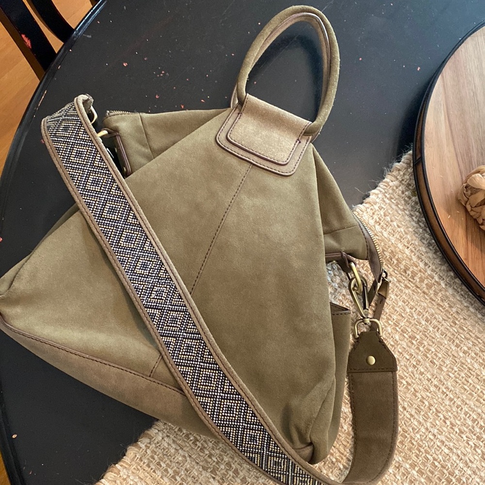 Hobo Sheila very nice! Olive green suede bag.  Come with rare shoulder strap!